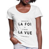 T-shirt chrétien Femme : 2 Corinthiens 5:7 - blanc